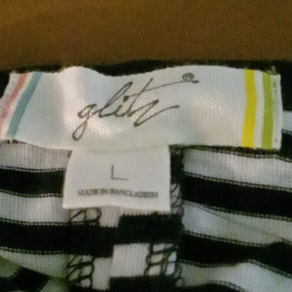 Glitz Monochrome Striped Tank Top - Picture 4 of 5